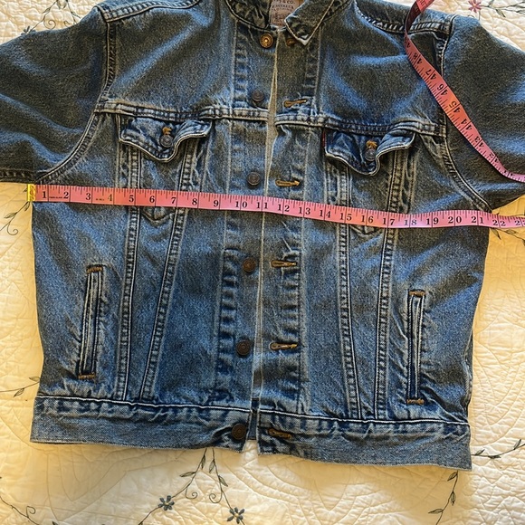 20% OFF BUNDLES! Levi’s Jean Jacket. Blue. Large 16/18 - Picture 11 of 13